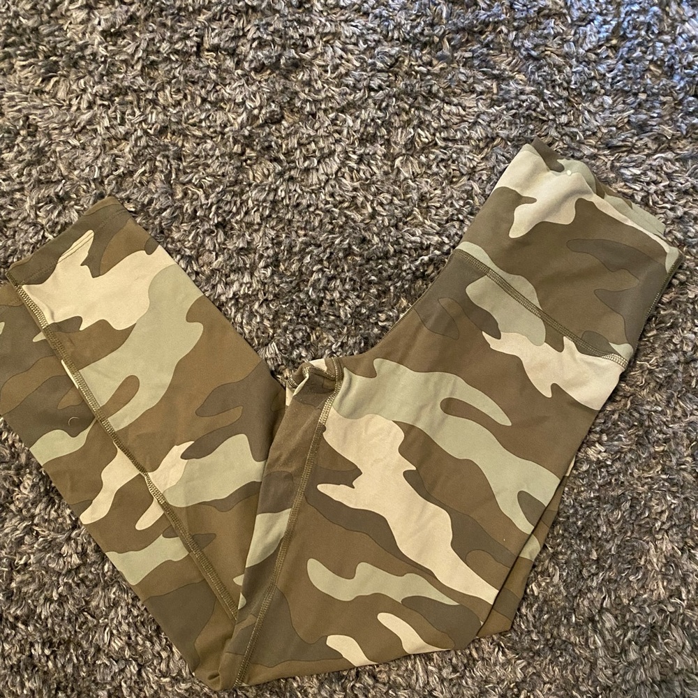 Pink camo leggings